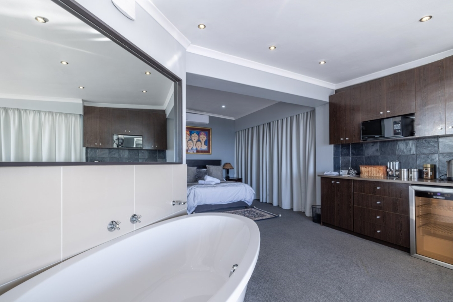 5 Bedroom Property for Sale in Jeffreys Bay Central Eastern Cape